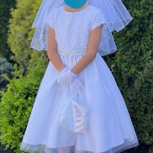 Girls size 7 First Holy Communion Gown